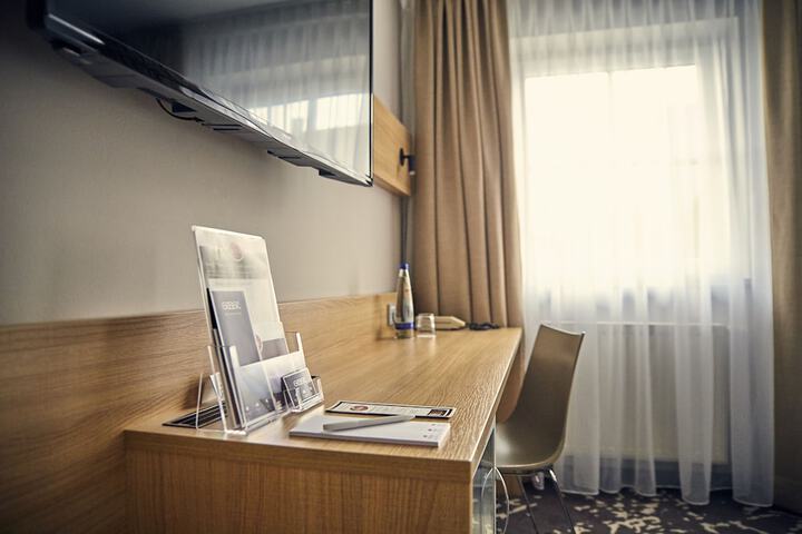 Room 10 of 38
