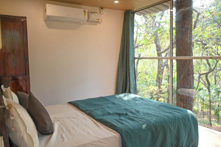 Room 8 of 70