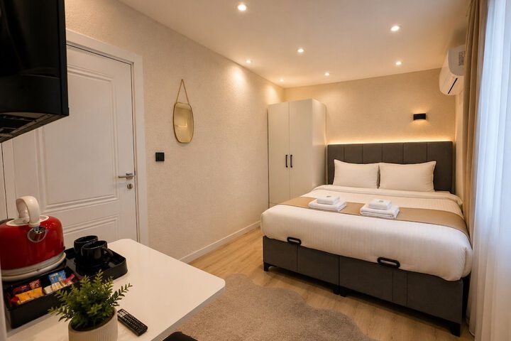 Room 27 of 73