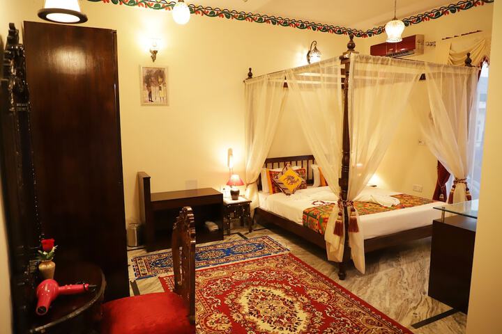 Room 6 of 84