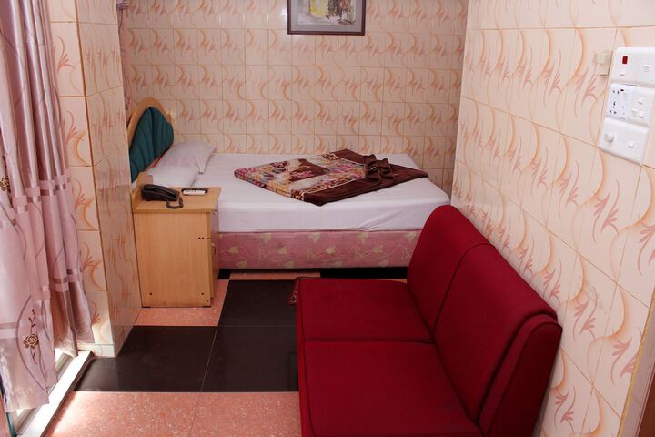Room 6 of 26