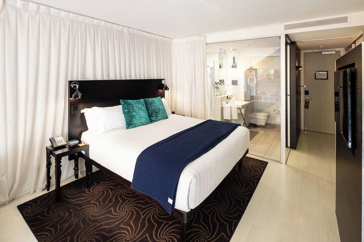 Room 12 of 85
