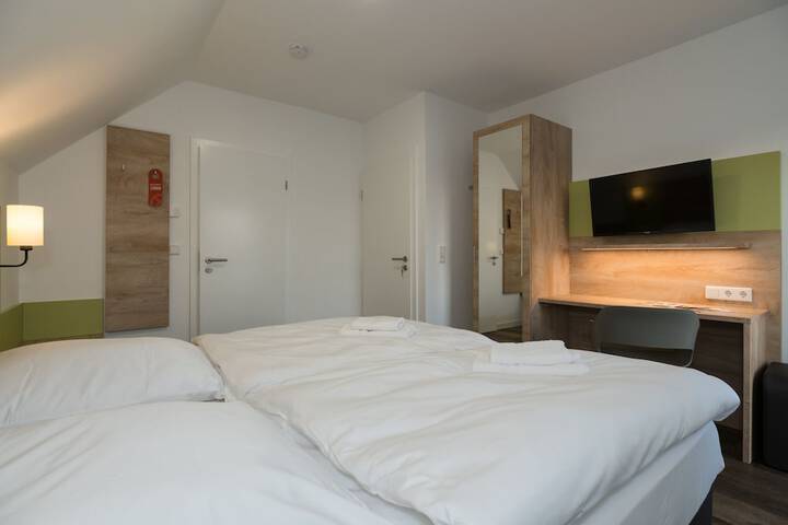 Room 15 of 85