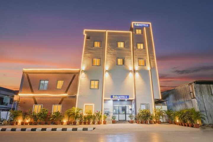 FabHotel Bluemoon Residency - Near Whitefield Main Road