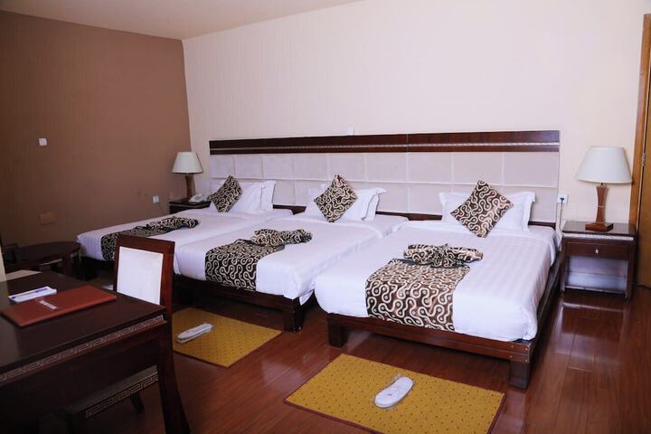 Room 8 of 13