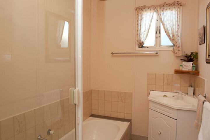 Room 15 of 18