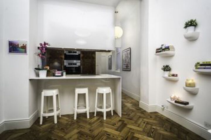 Room 16 of 29