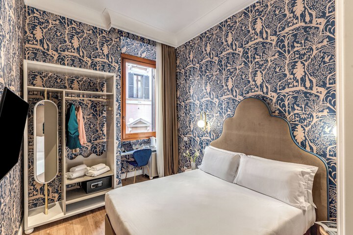 Room 16 of 25