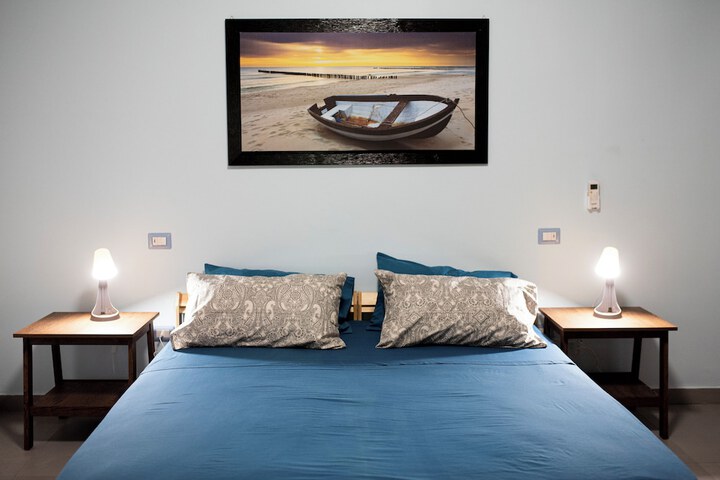 Room 25 of 103