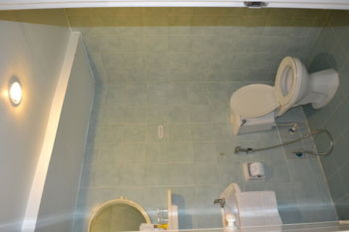Room 2 of 41
