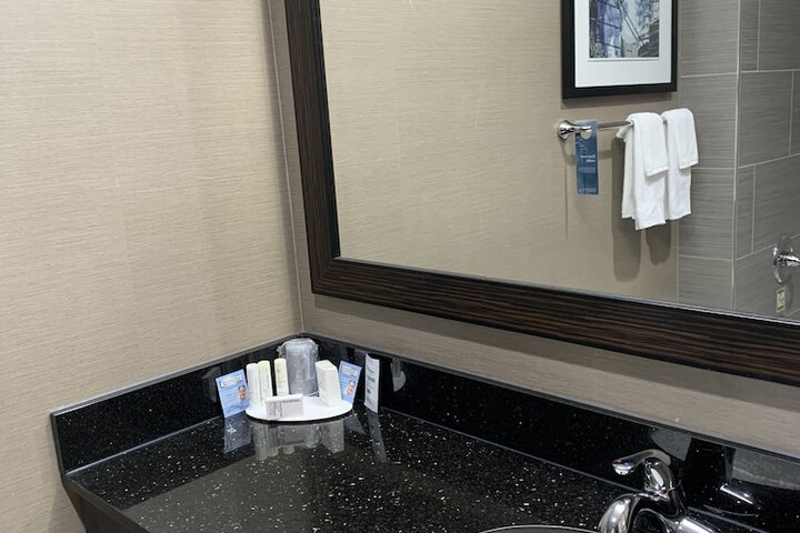 Bathroom sink