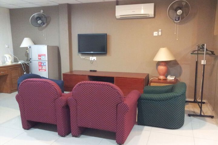 Room 12 of 50