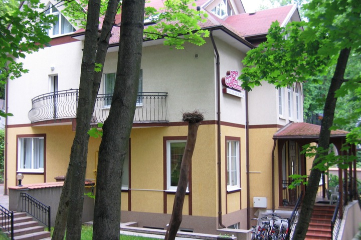 Photo 3