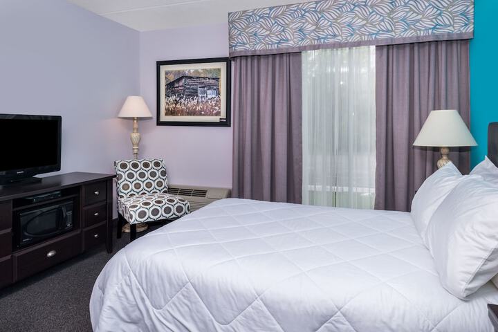 Room 4 of 48