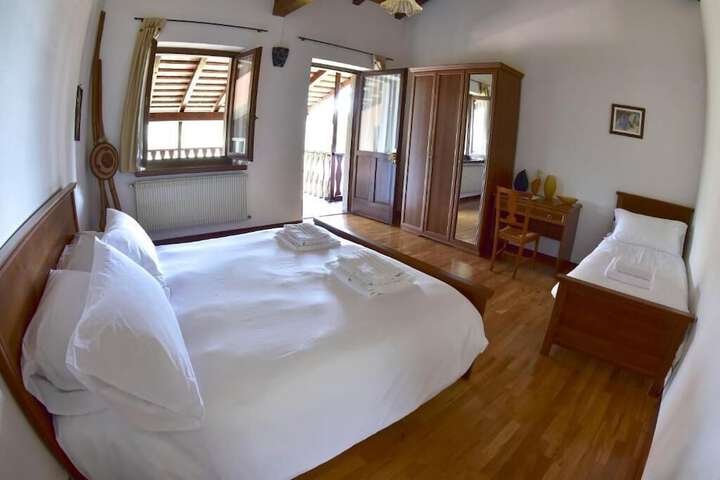 Room 4 of 59