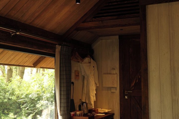 Room 83 of 172