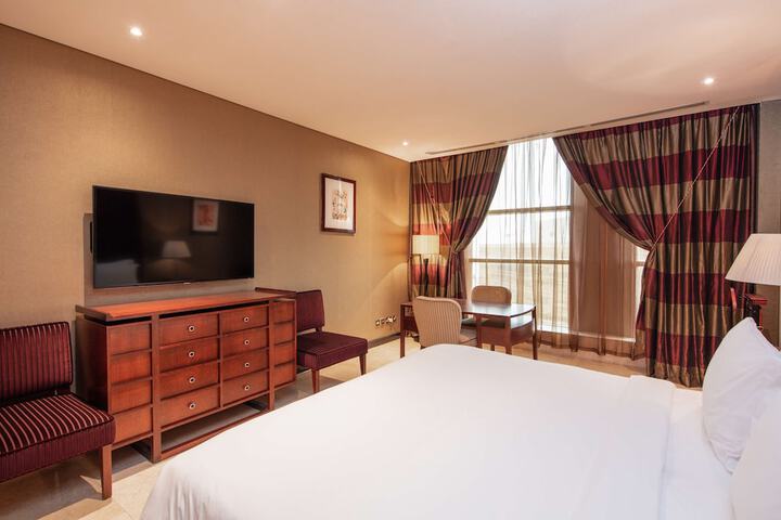 Room 11 of 179