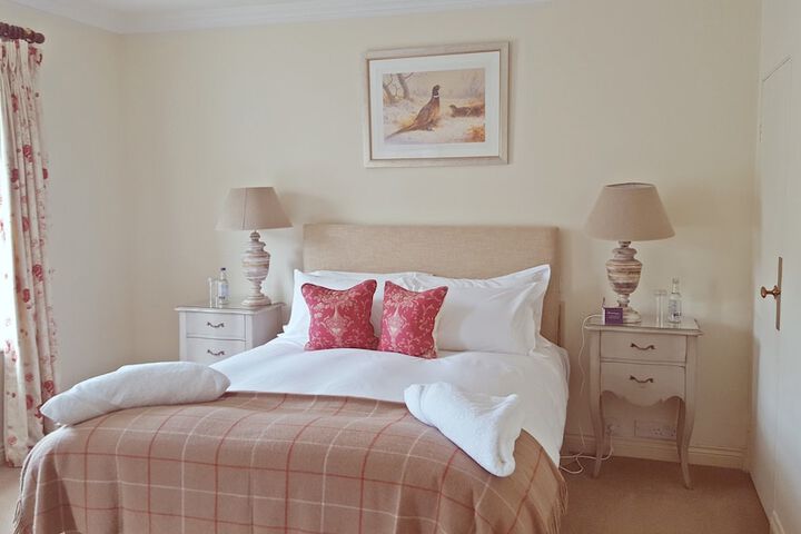 Room 3 of 28