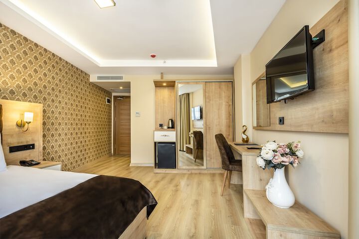 Room 7 of 26