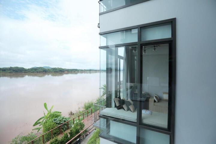 The River House Chiangkhan Hotel