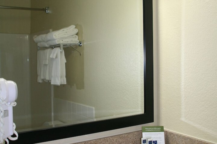 Room 41 of 60