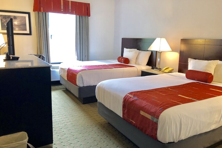 Quadruple Business Queen Bed (3 of 6)
