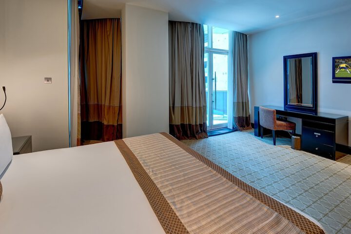Room 85 of 211