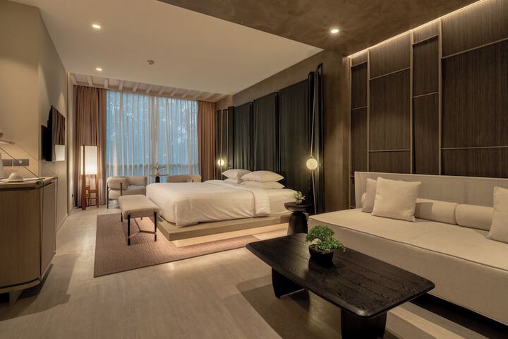 Room 10 of 111
