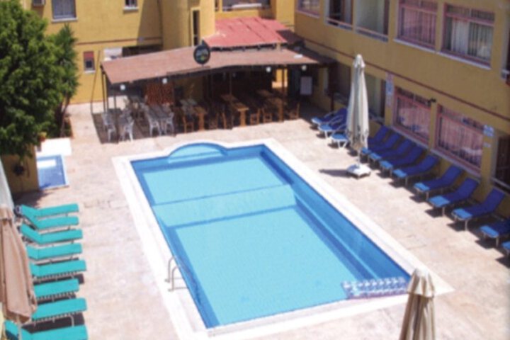 Photo 8