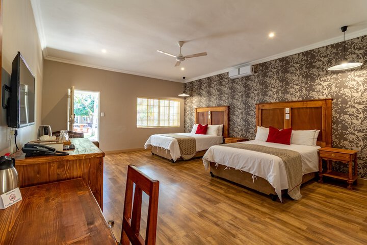 Room 4 of 68