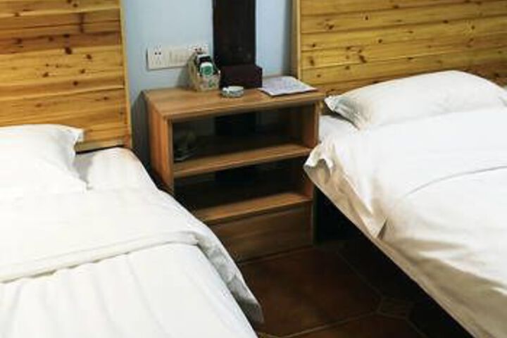 Room 7 of 13