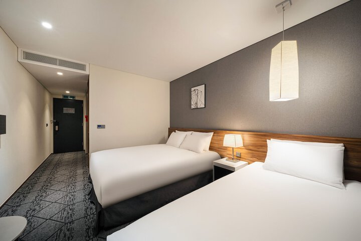 Room 6 of 79