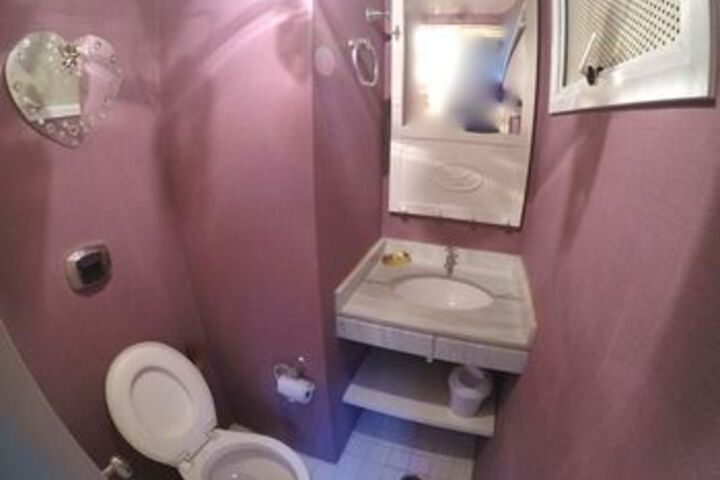 Room 15 of 79