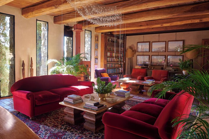 Guest Lobby