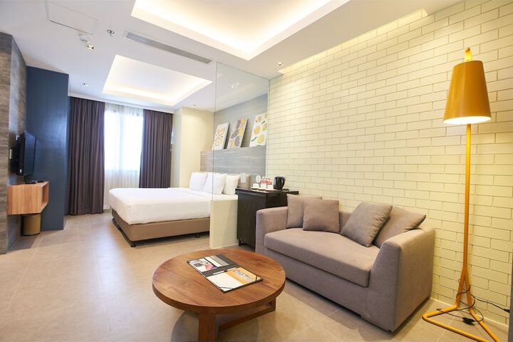 Room 53 of 156