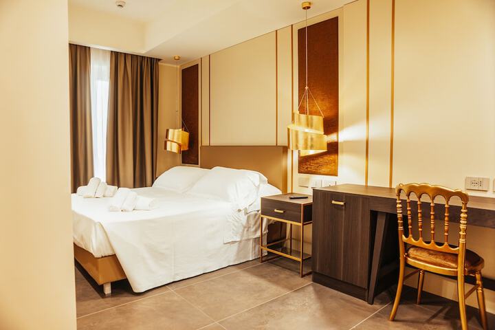 Room 6 of 75