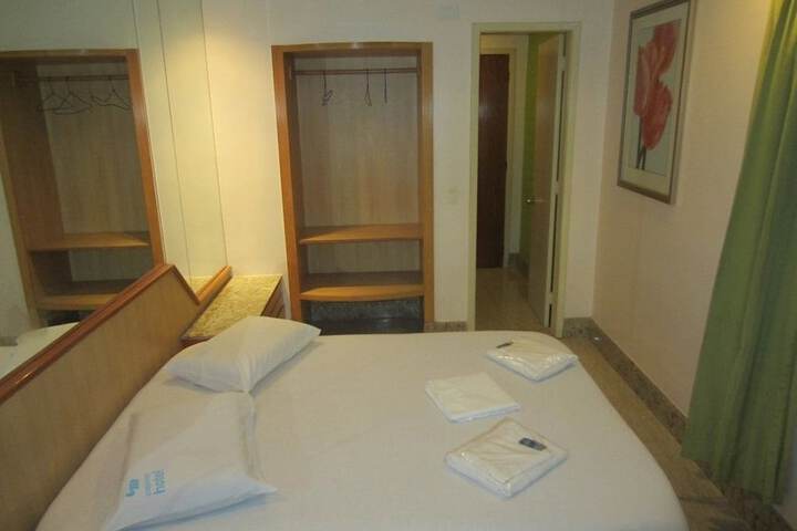 Room 3 of 43