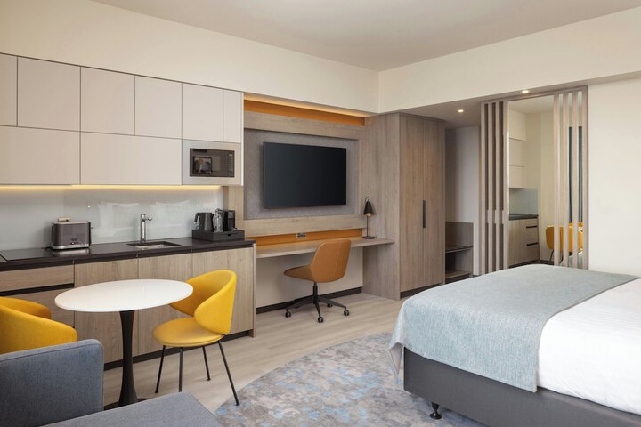 Room 18 of 64