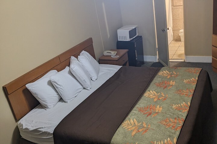 Deluxe Single Room (2 of 7)