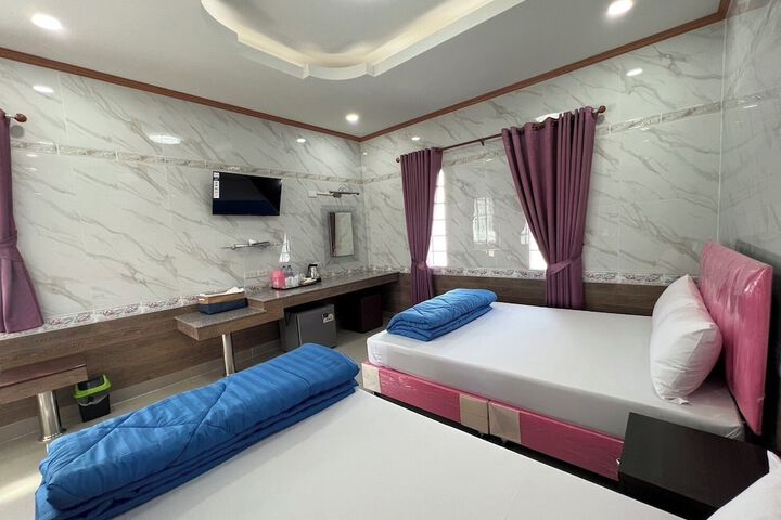 Room 17 of 43