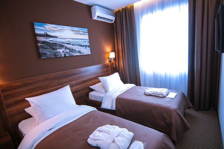 Room 4 of 35