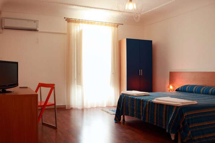 Room 5 of 35