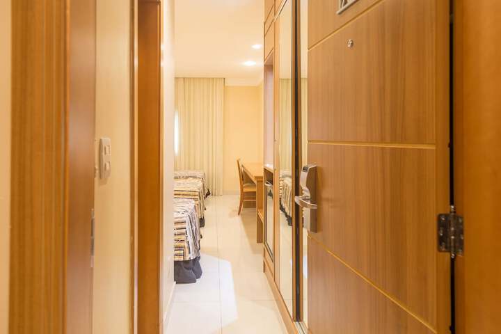 Ballroom/Hall 168 of 198
