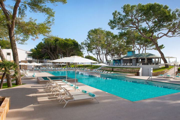 Pool Hotel