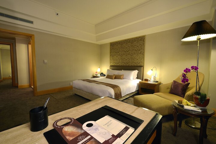 Room 33 of 44