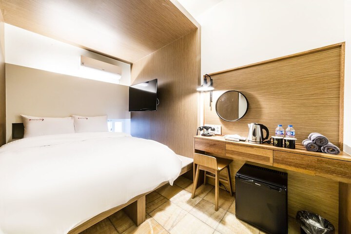 Room 17 of 57
