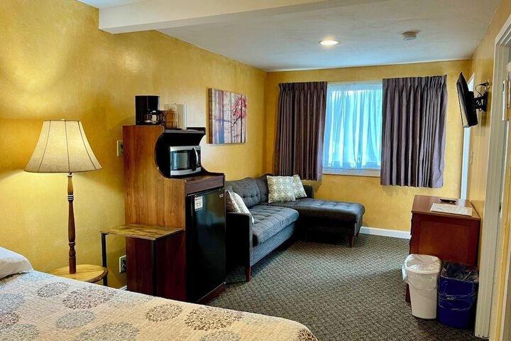 Room 52 of 106