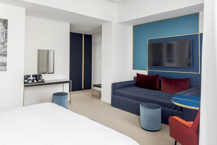 Room 14 of 105