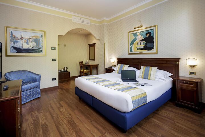 Room 20 of 49