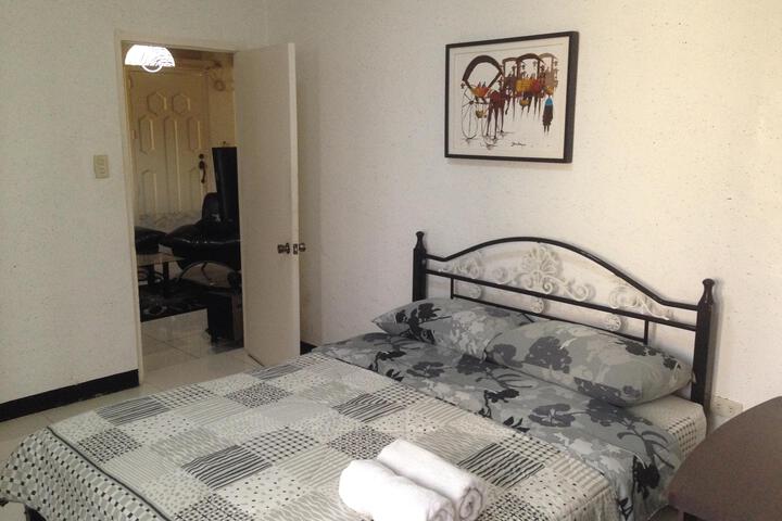 Room 2 of 6